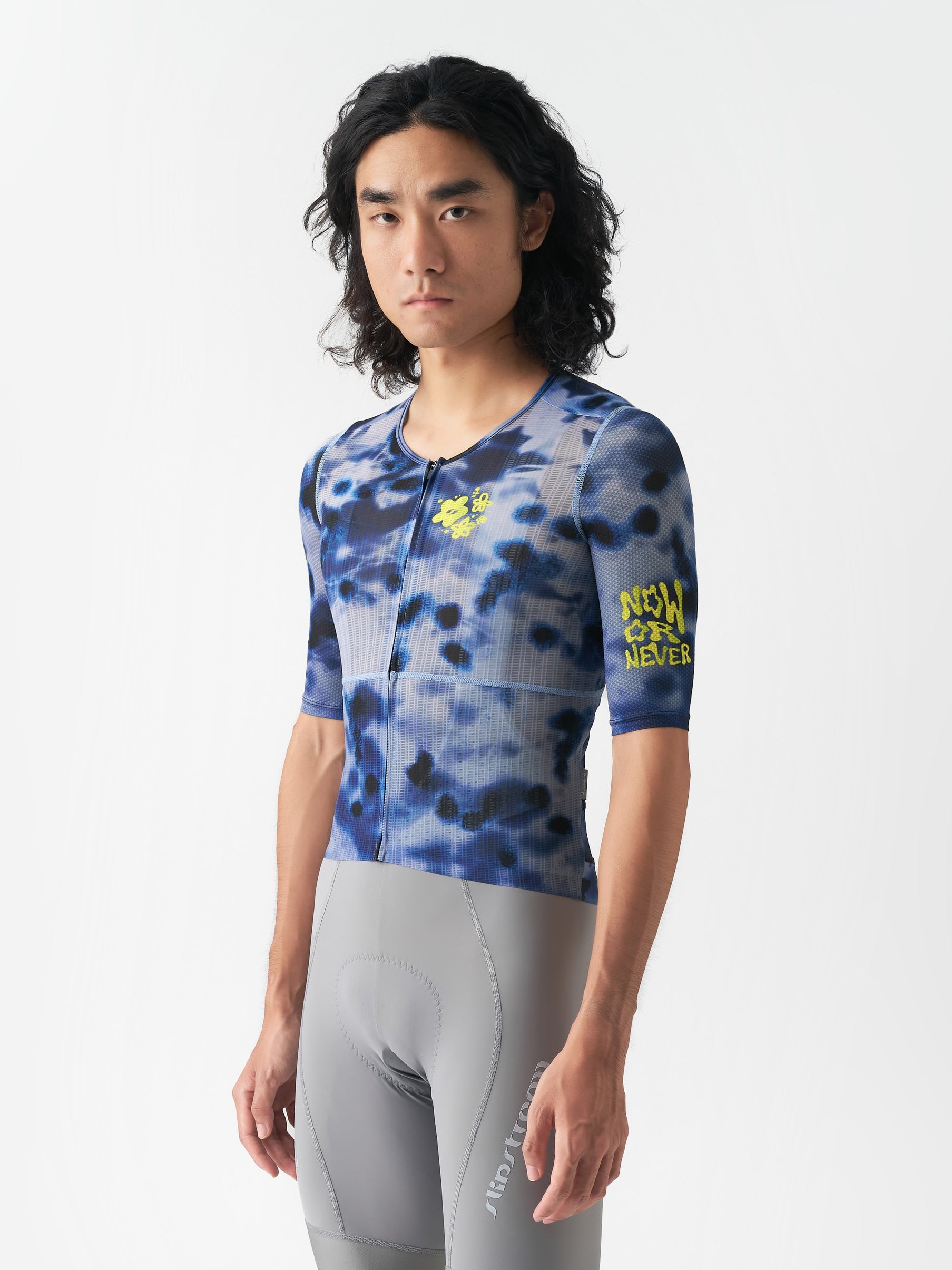 Men’s Prime SL Short Sleeve Jersey in Shadow Grey — three-quarter front view