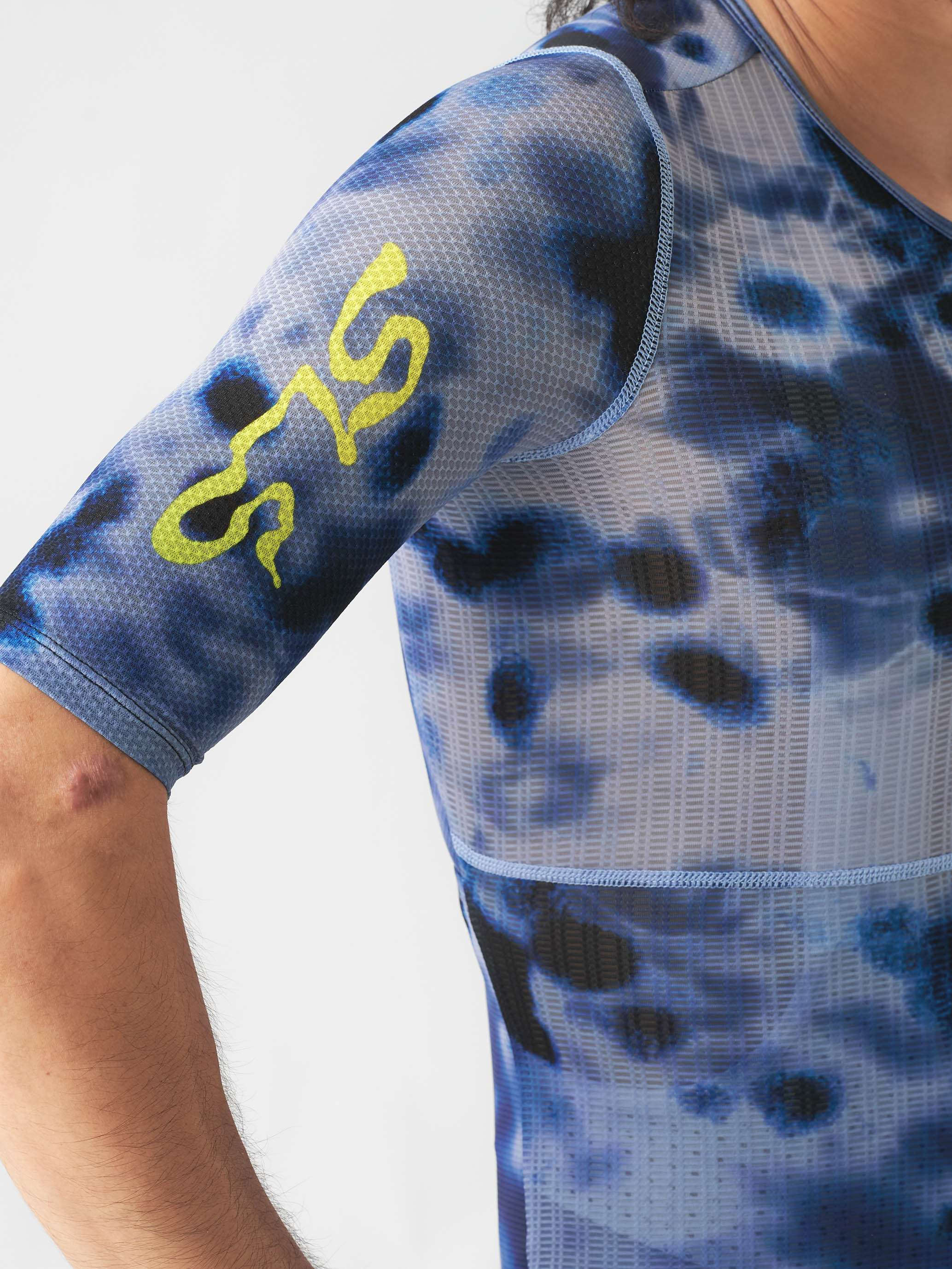 Men’s Prime SL Short Sleeve Jersey in Shadow Grey — sleeve fabric detail